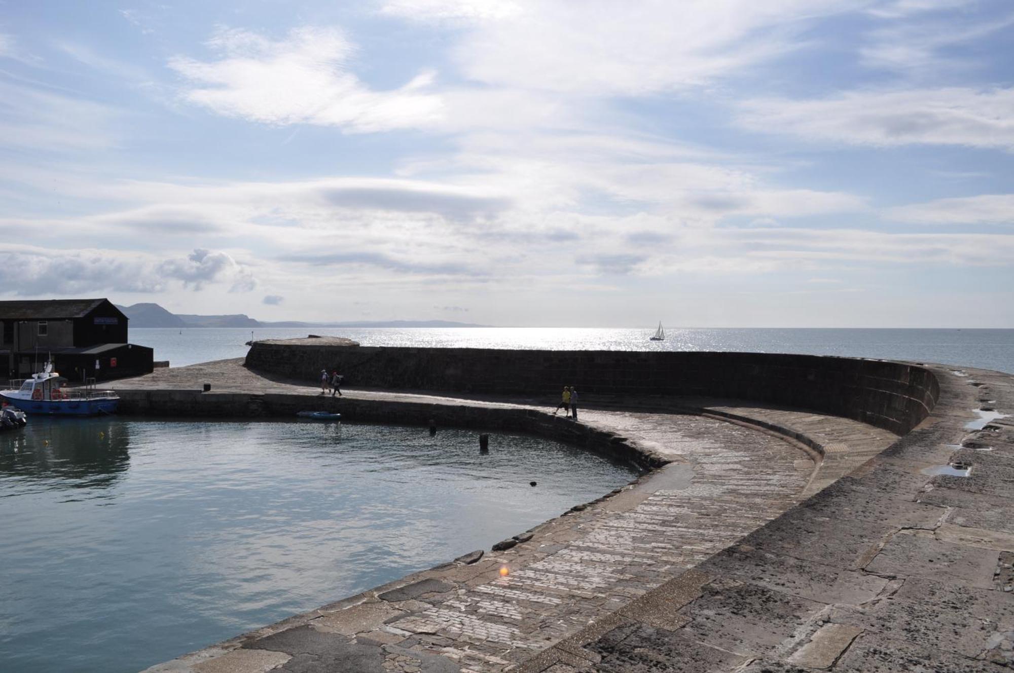The Retreat, Own Hot Tub, Romantic Escape, Near 莱姆里吉斯 外观 照片